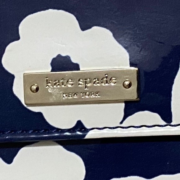 ❌❌❌SOLD❌❌❌Kate Spade New York Card & Small Phone Holder Tri-Fold Wrislet Wallet - Picture 5 of 5